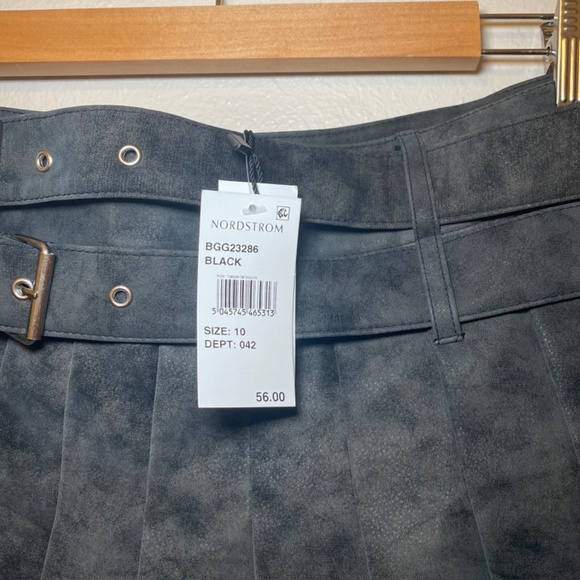 Nasty gal Black Pleated Mini skirt - Picture 3 of 4